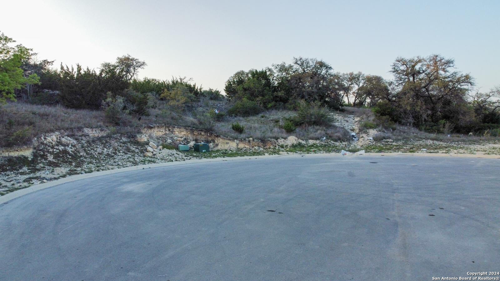 main property photo 9