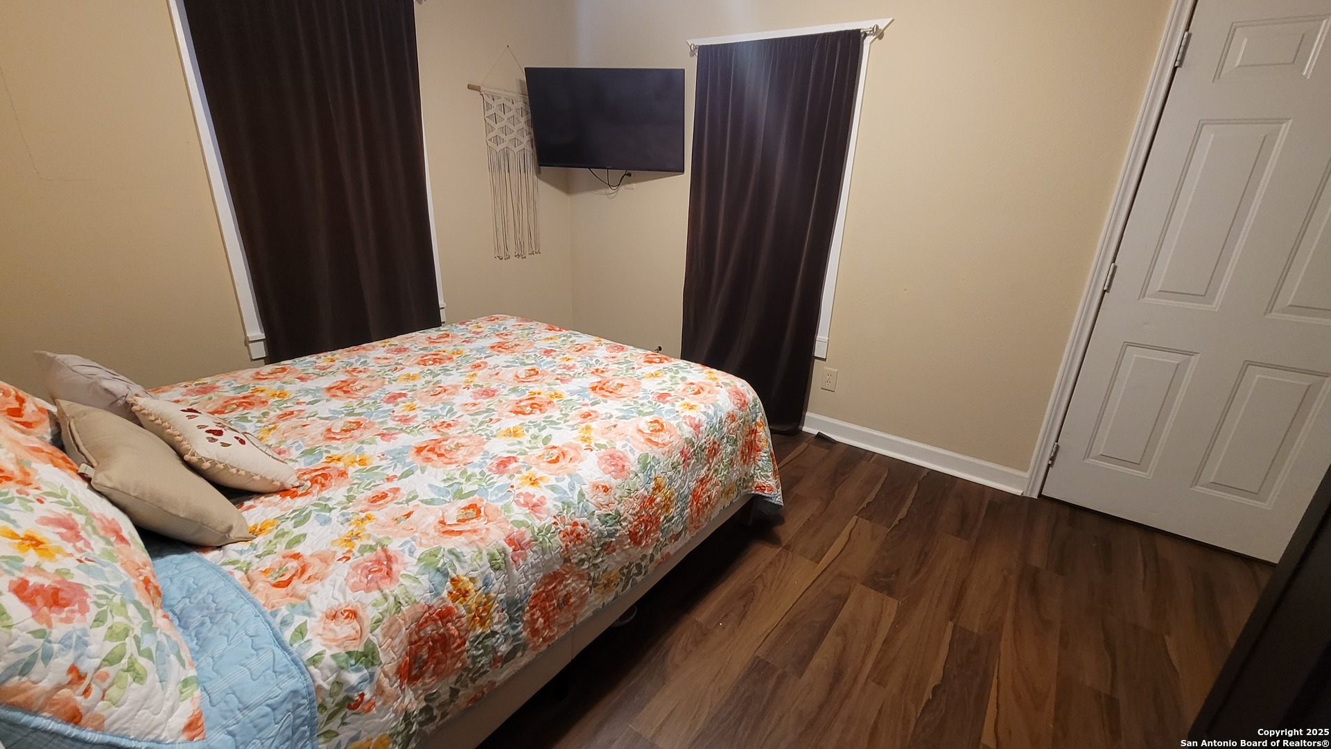 main property photo 14