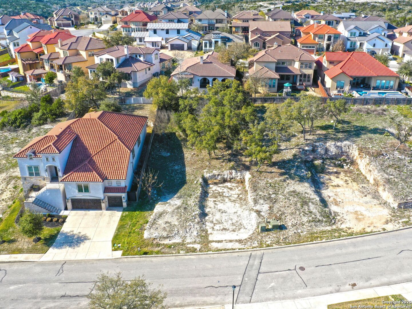 main property photo 11