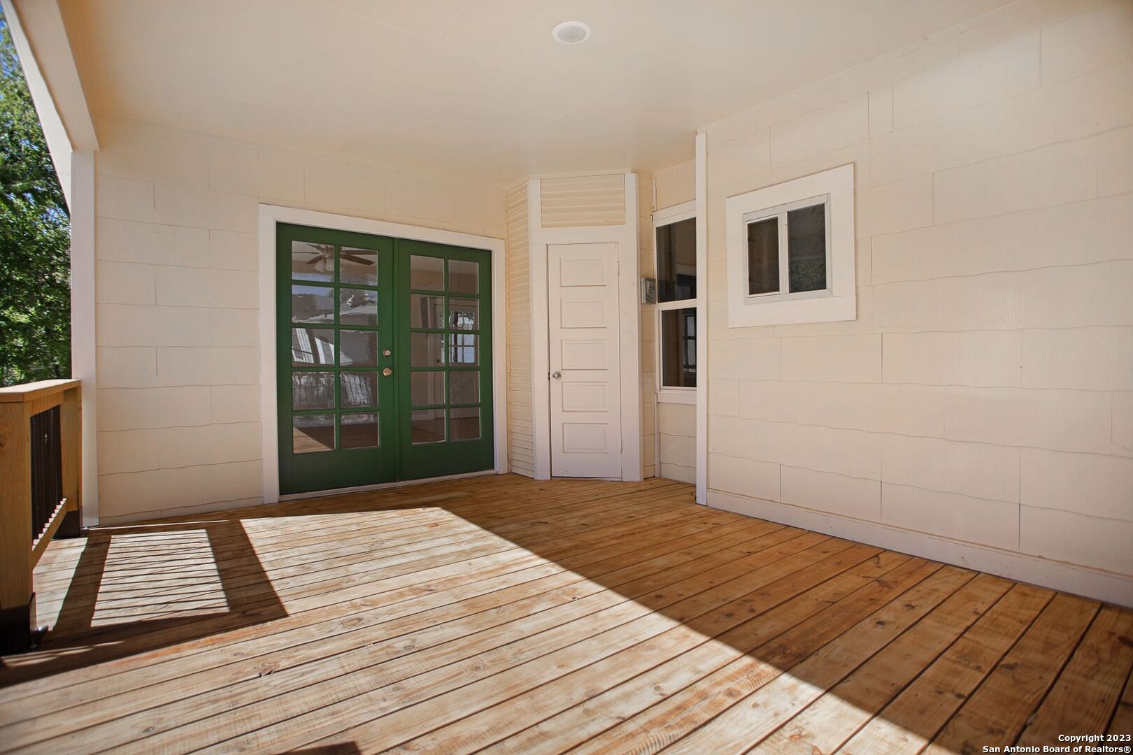 main property photo 25