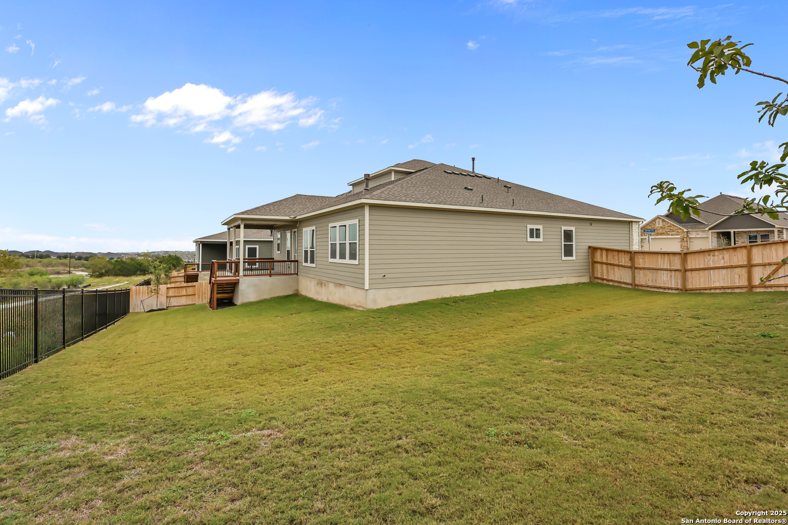 main property photo 32