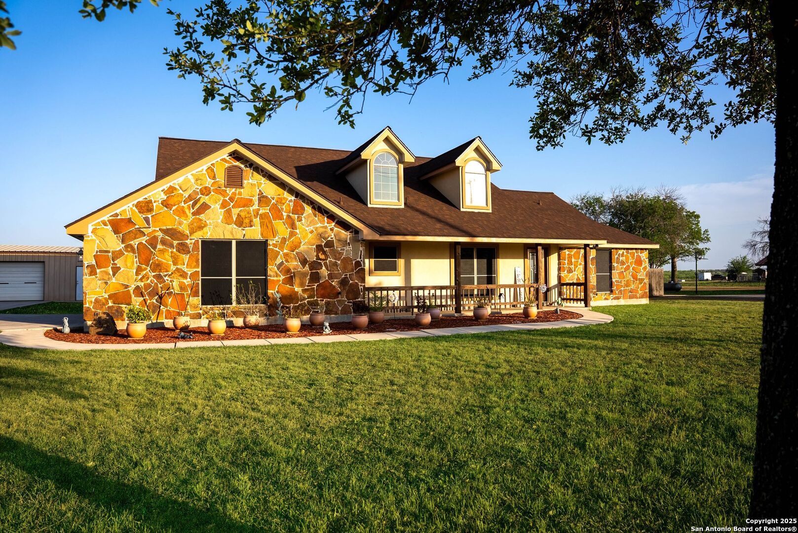 main property photo 5