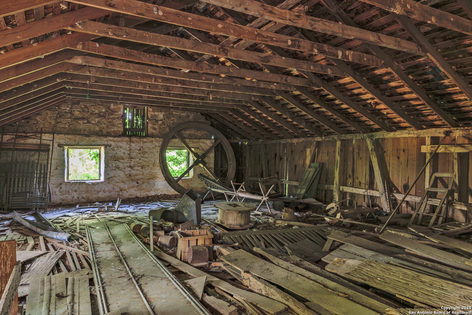 main property photo 10
