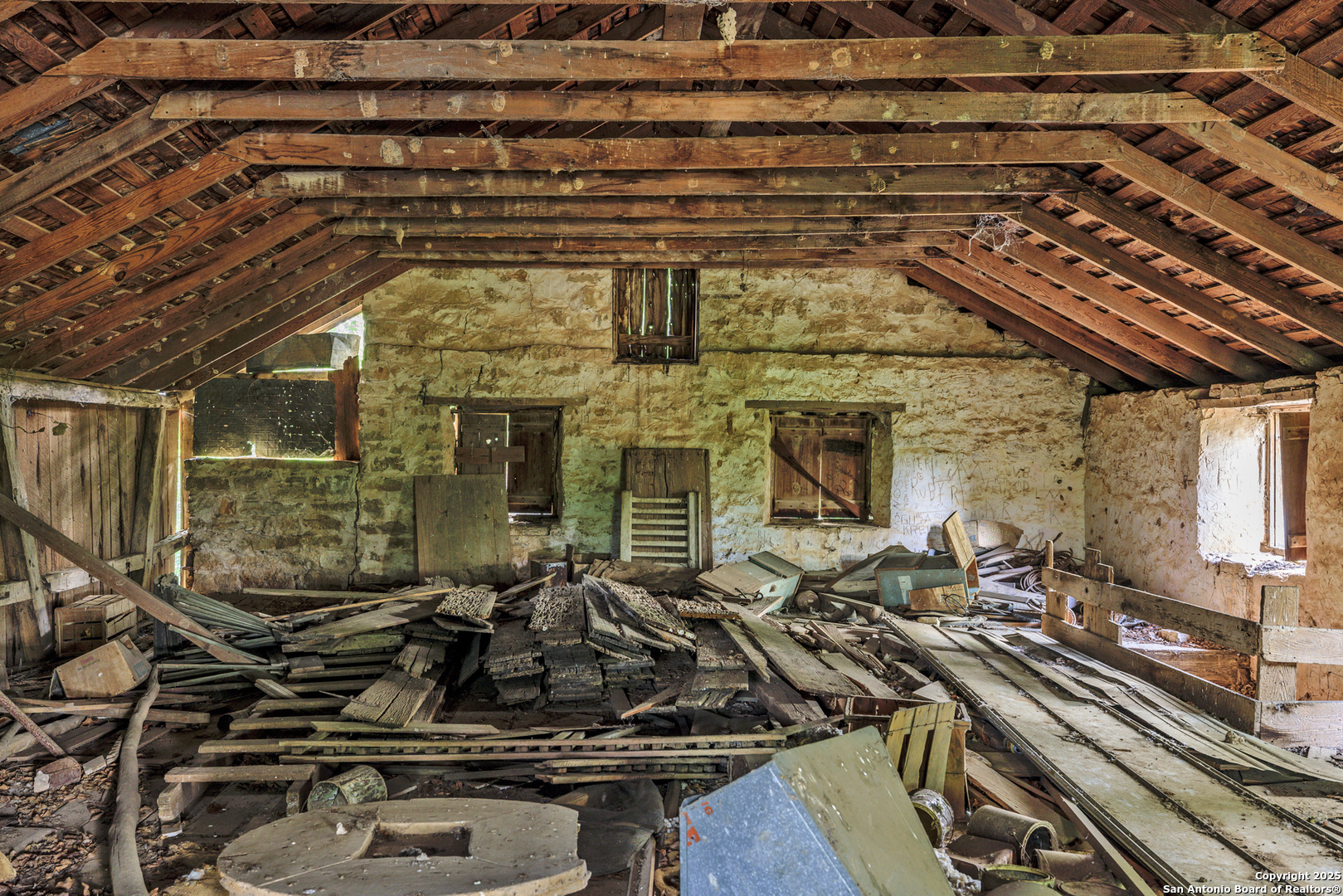main property photo 11