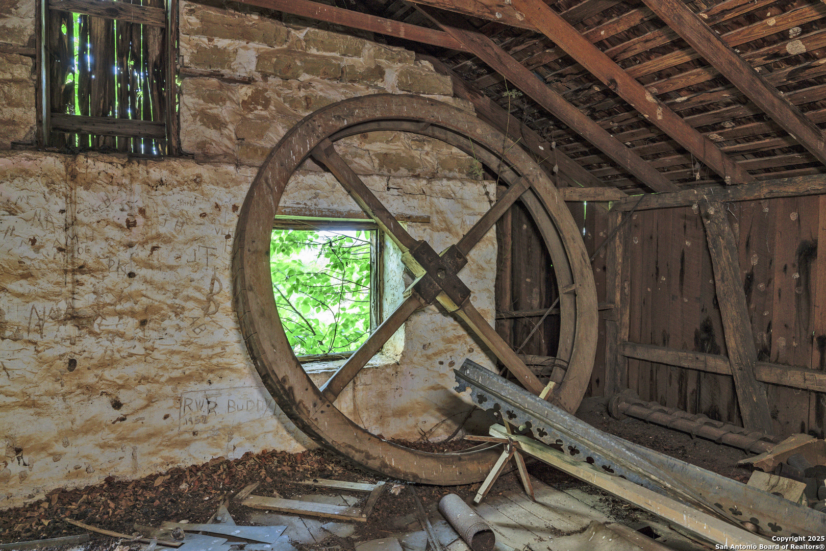 main property photo 12