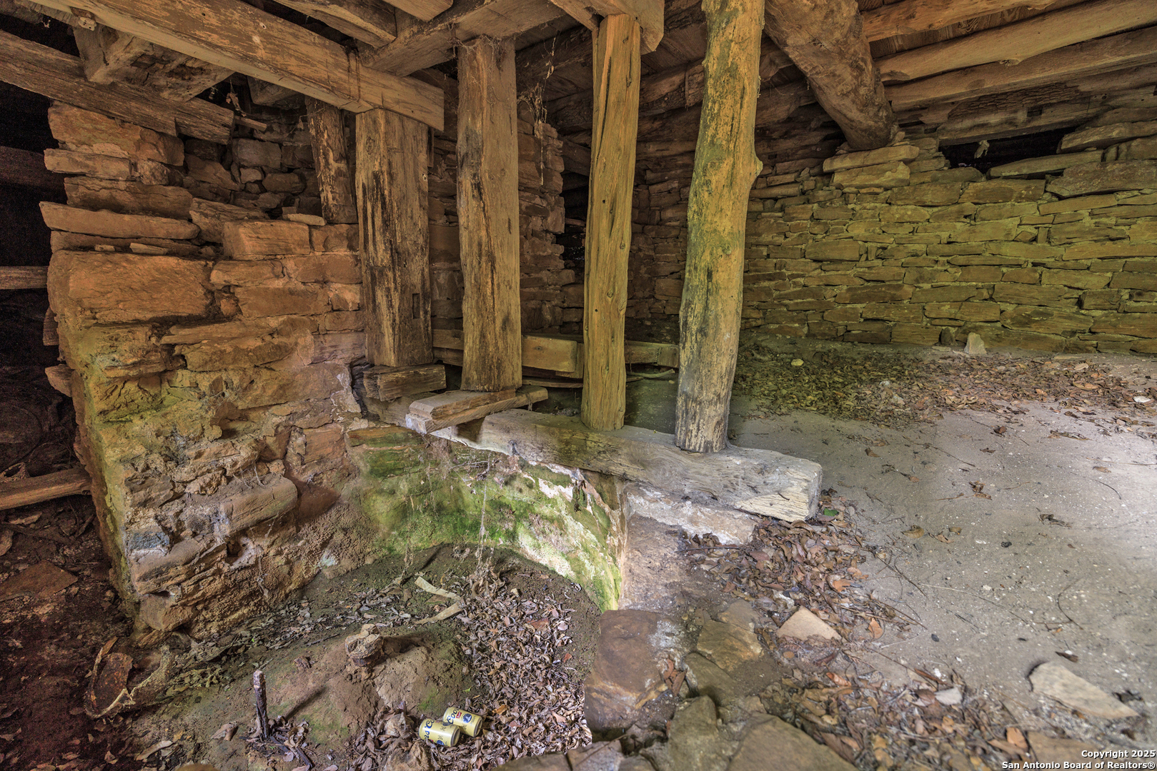main property photo 13