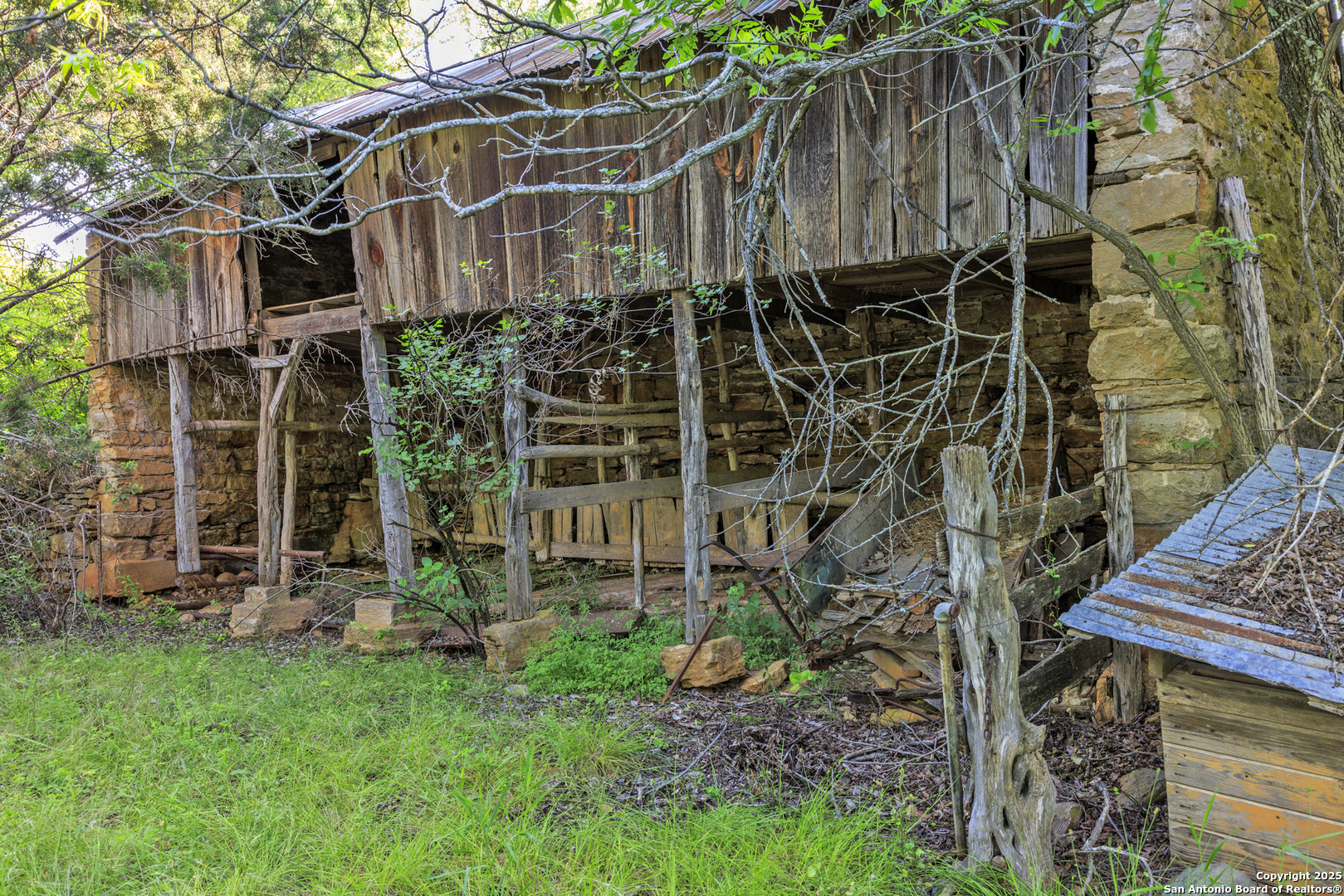 main property photo 14