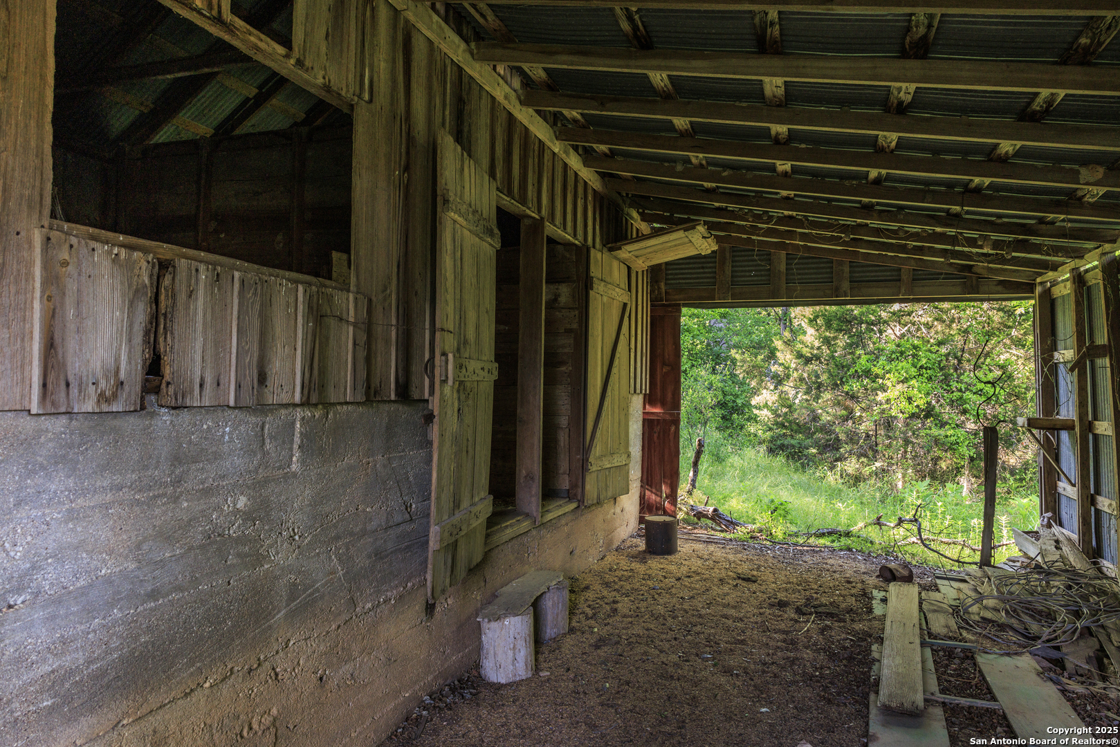 main property photo 17