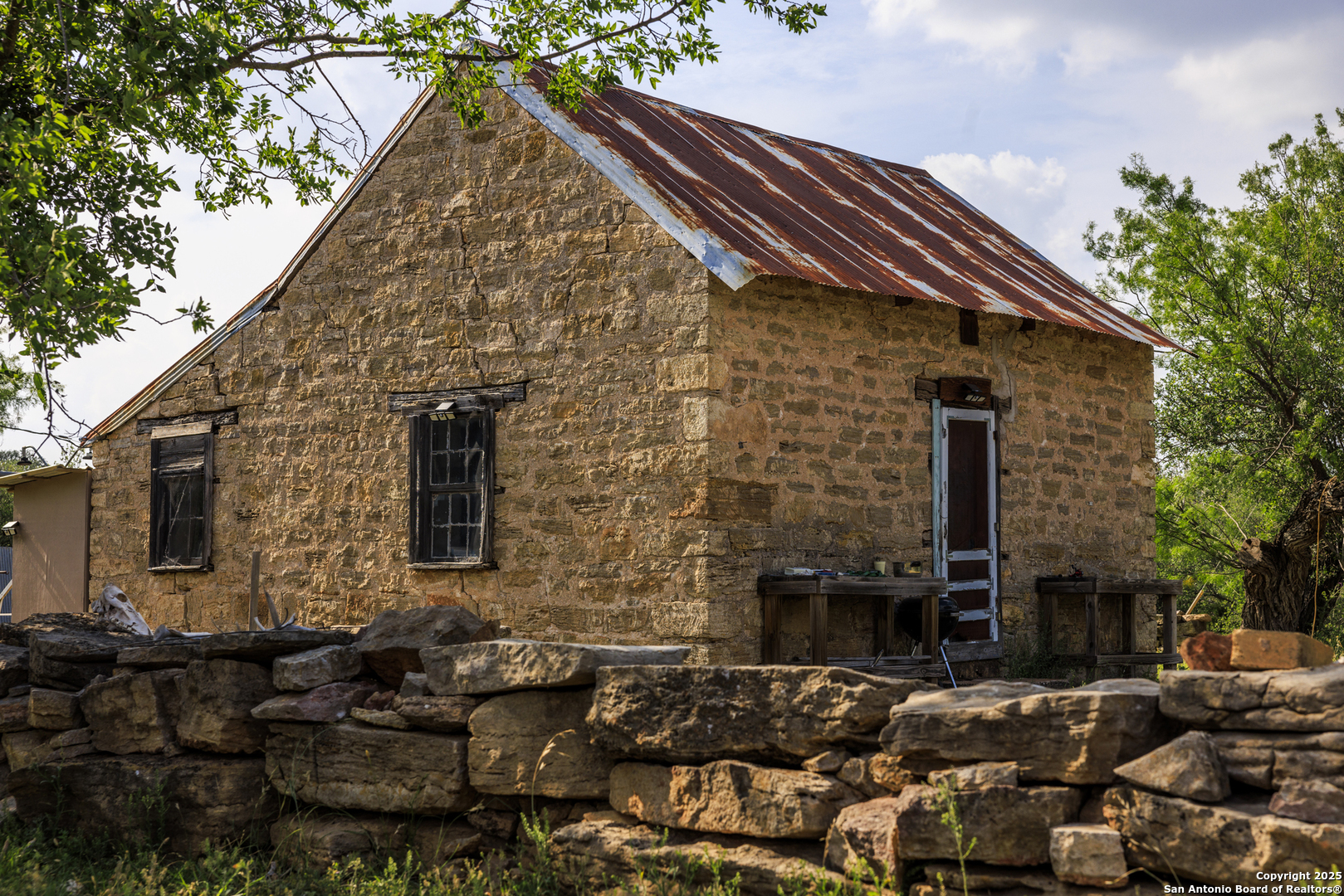 main property photo 23