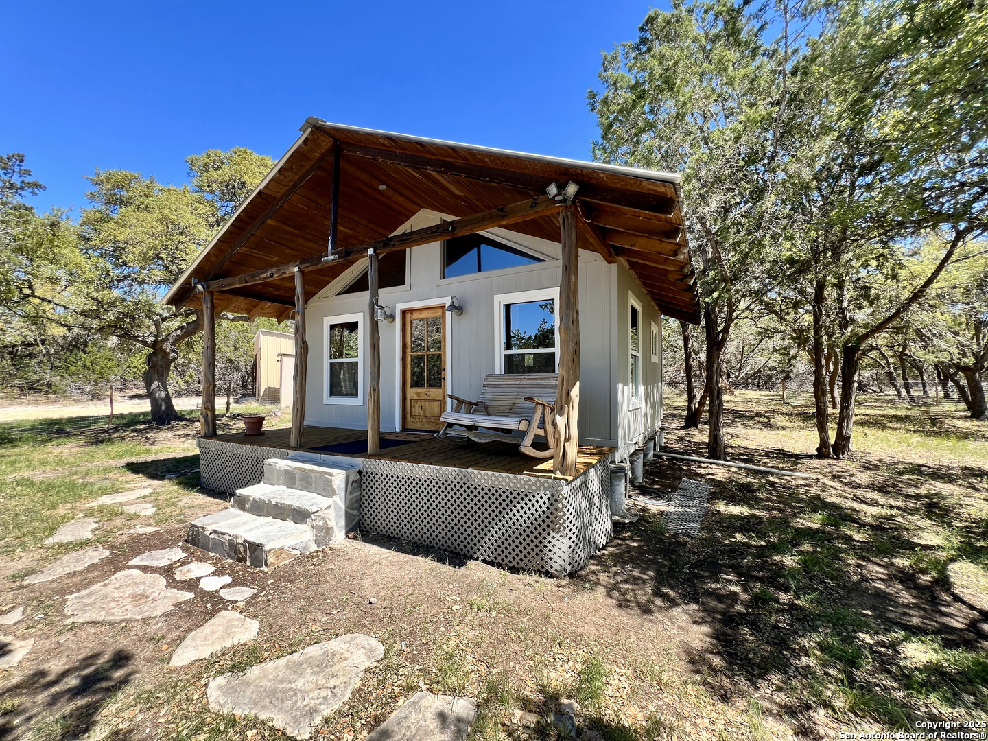 main property photo 22