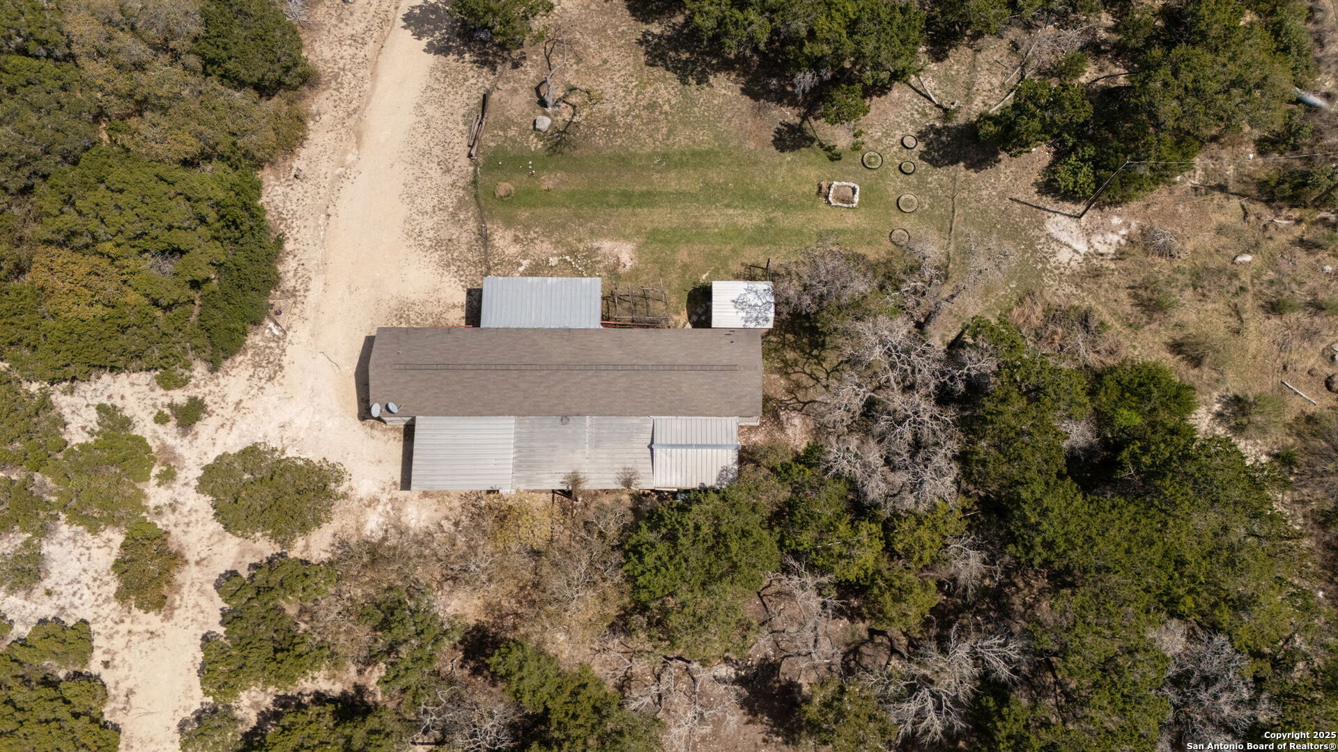 main property photo 28