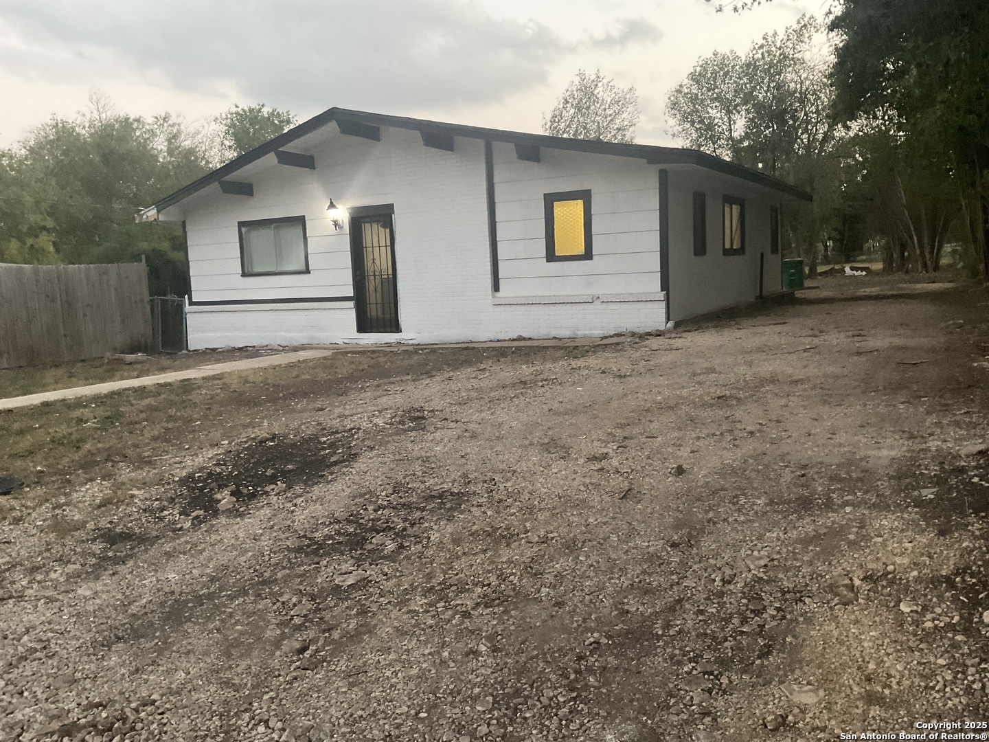 main property photo 7