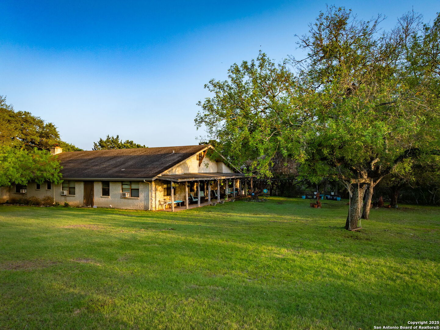 main property photo 3
