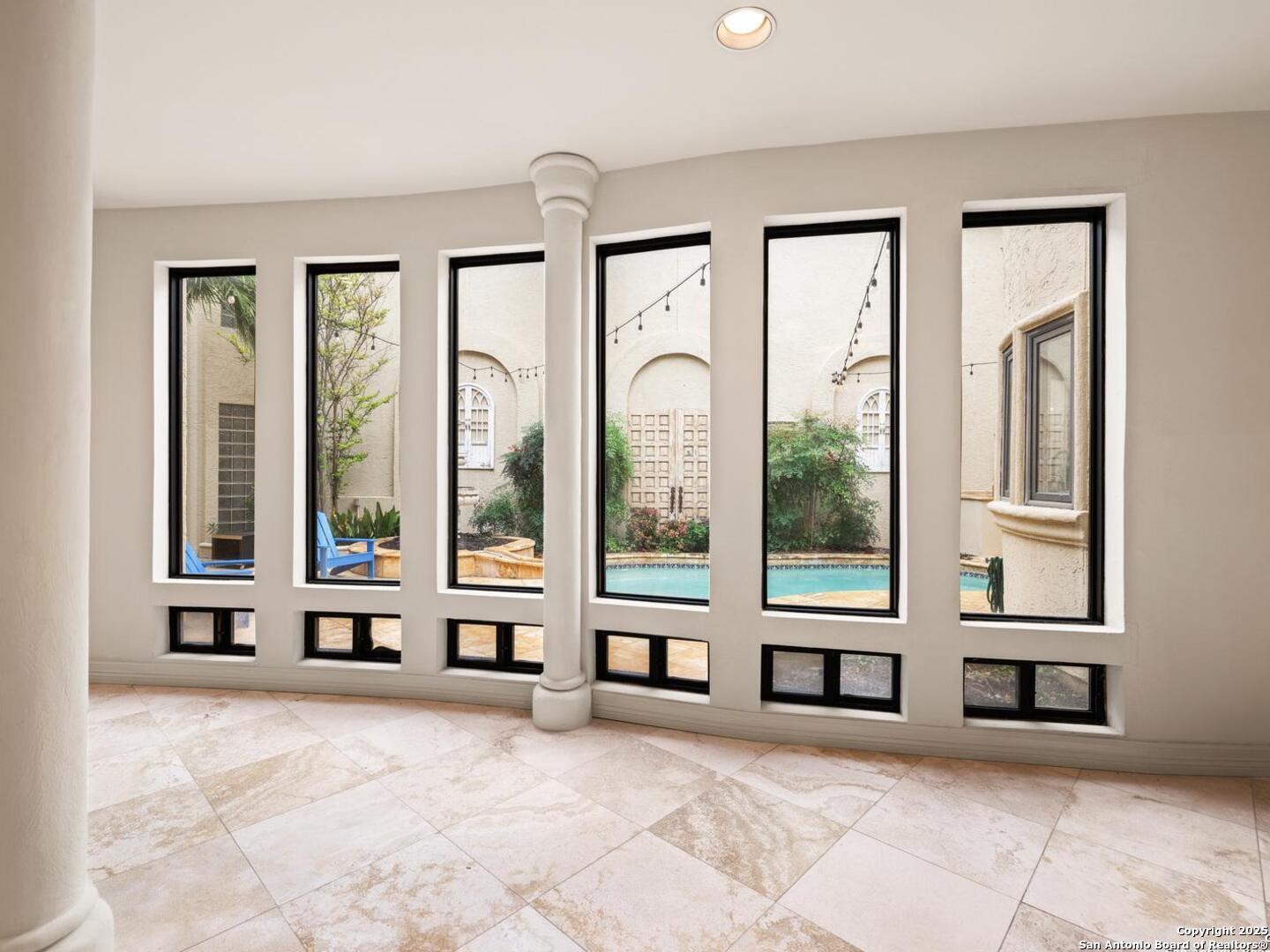 property viewer photo 10