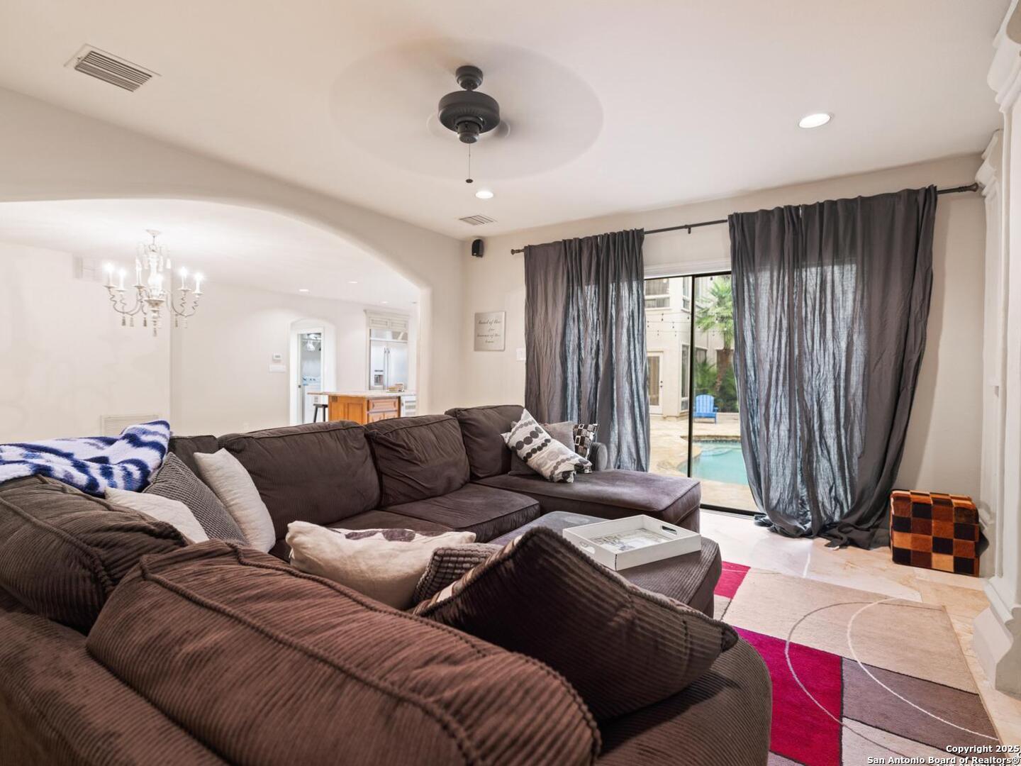 property viewer photo 19