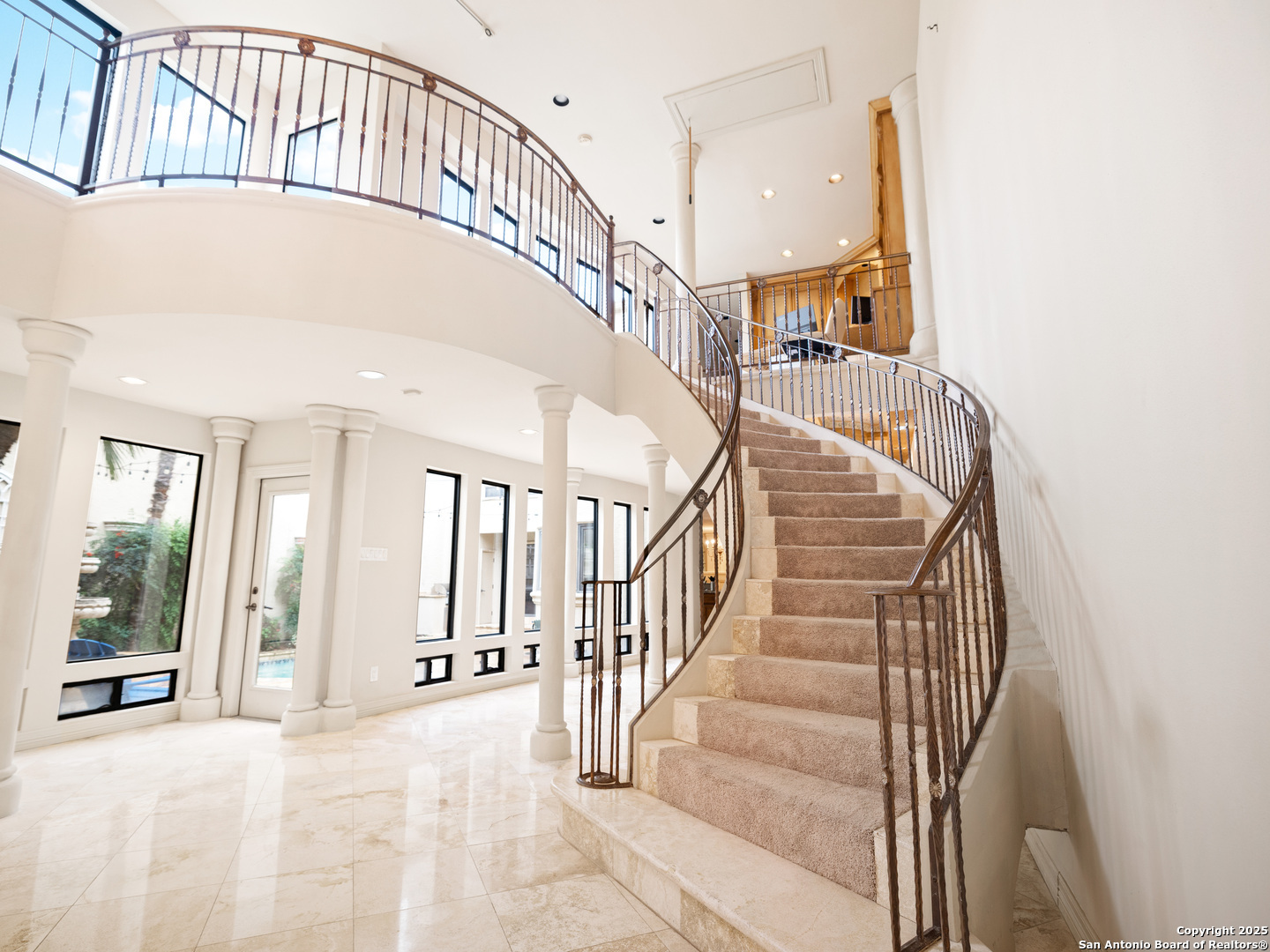 property viewer photo 23