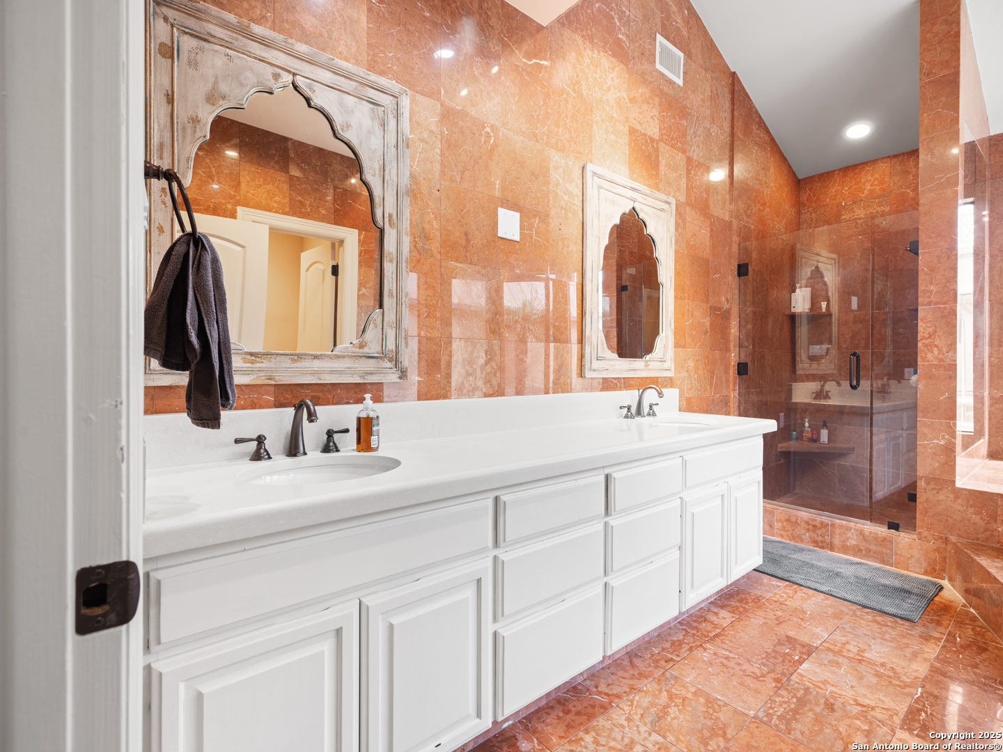 property viewer photo 31