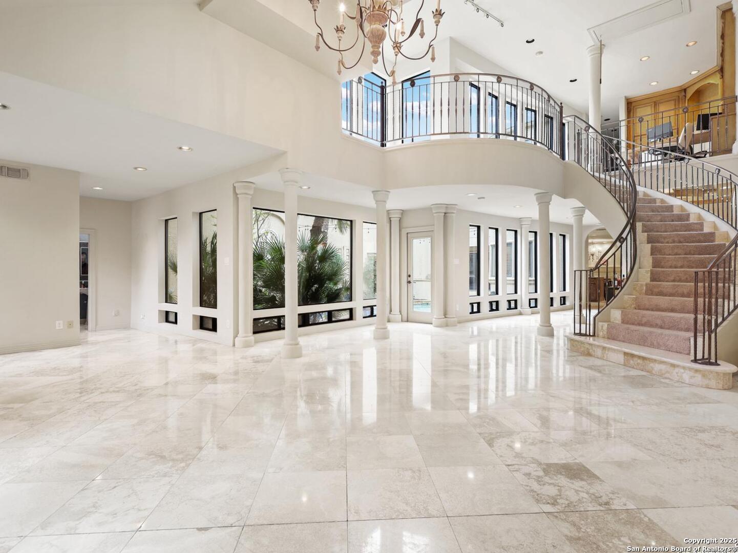 property viewer photo 6