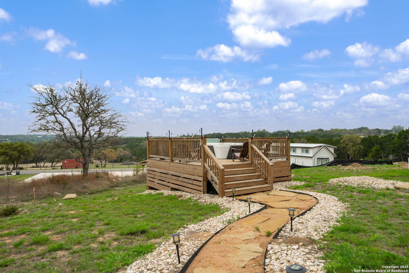 main property photo 19
