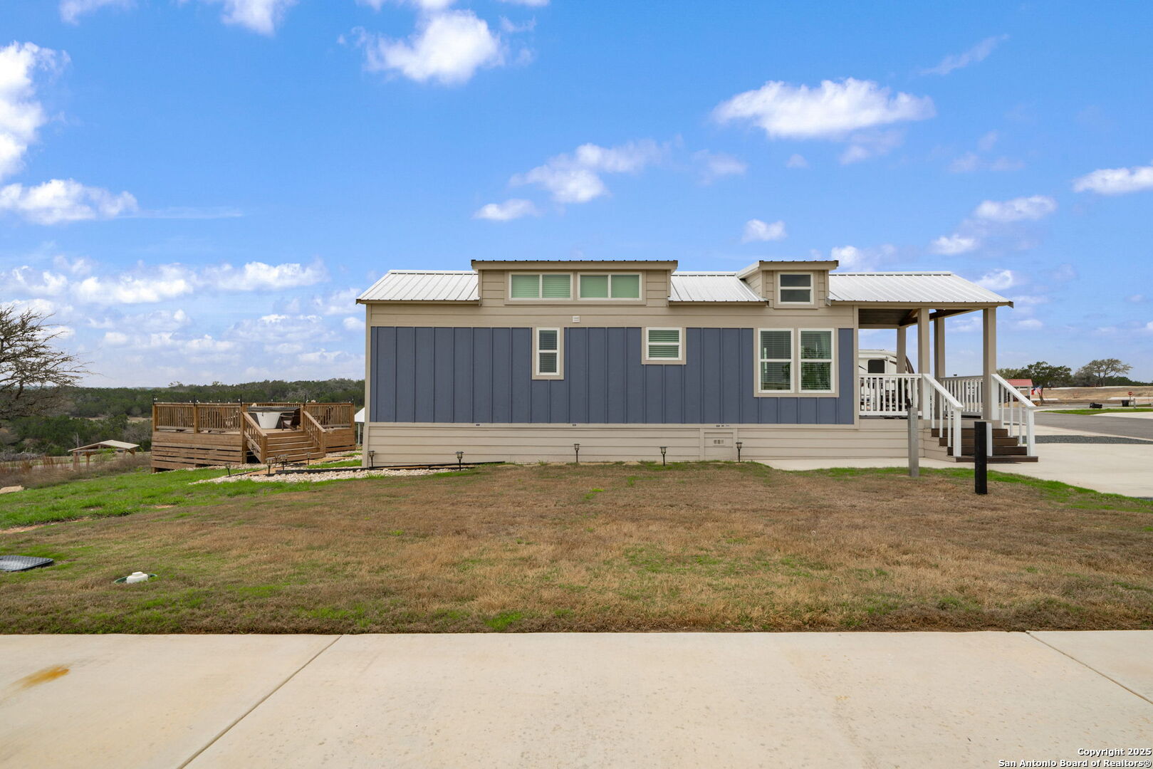 main property photo 2