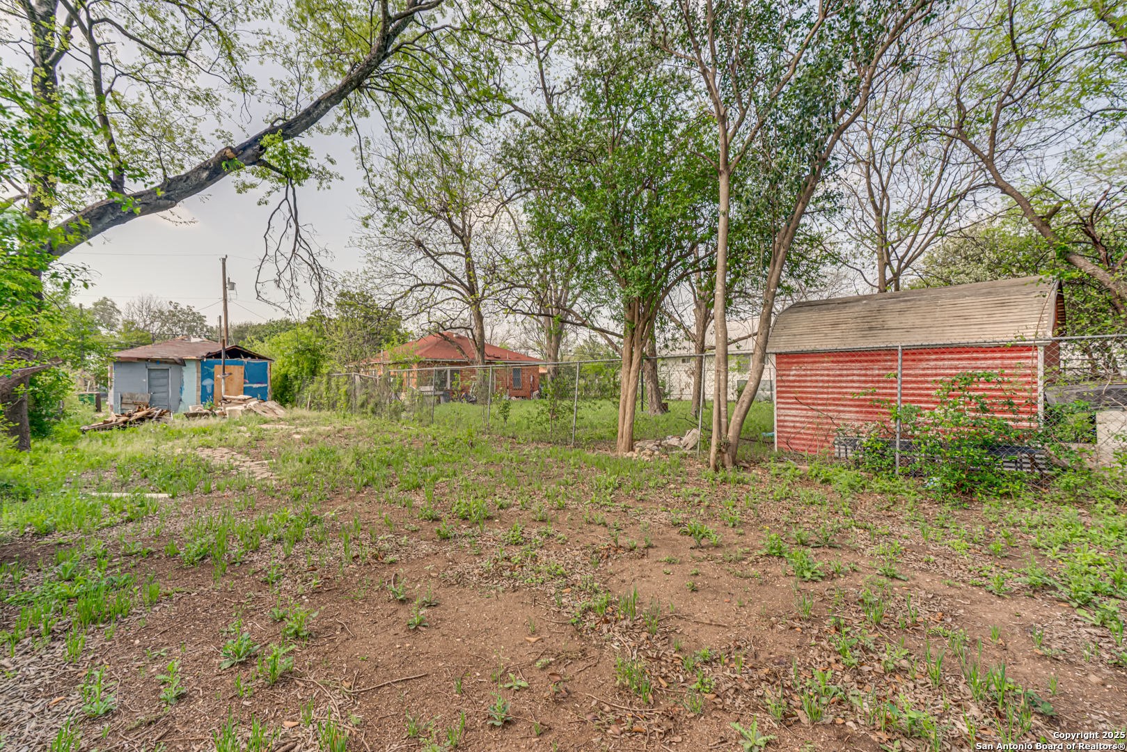 main property photo 13