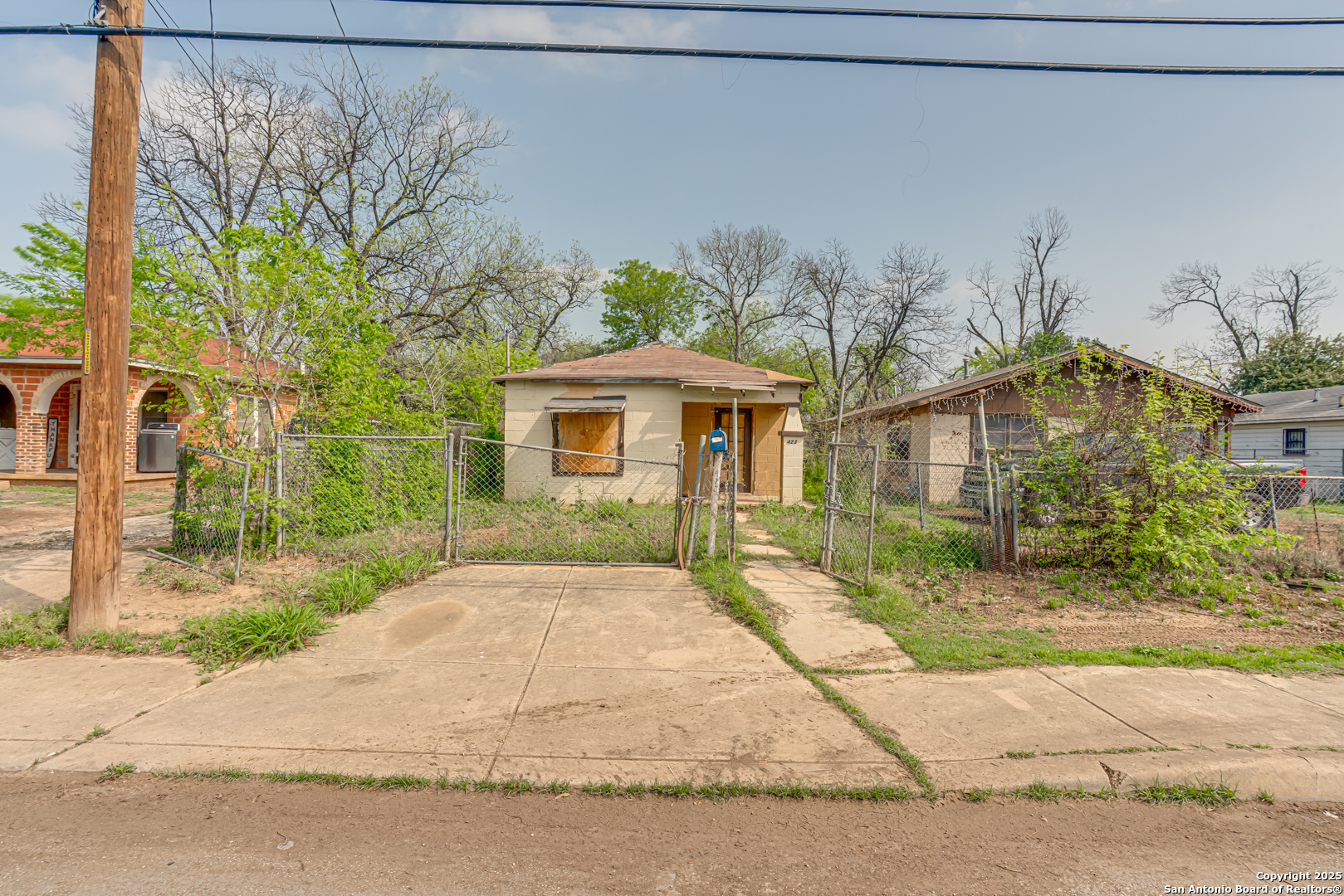 main property photo 14