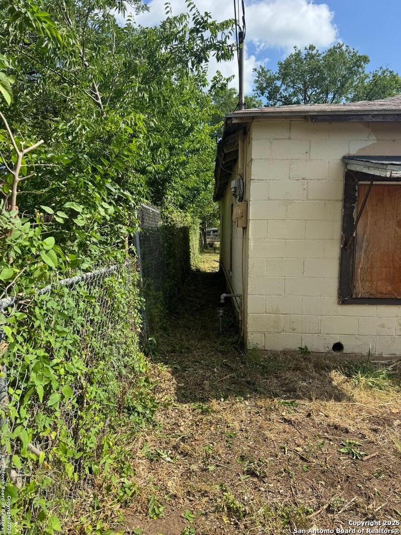 main property photo 17