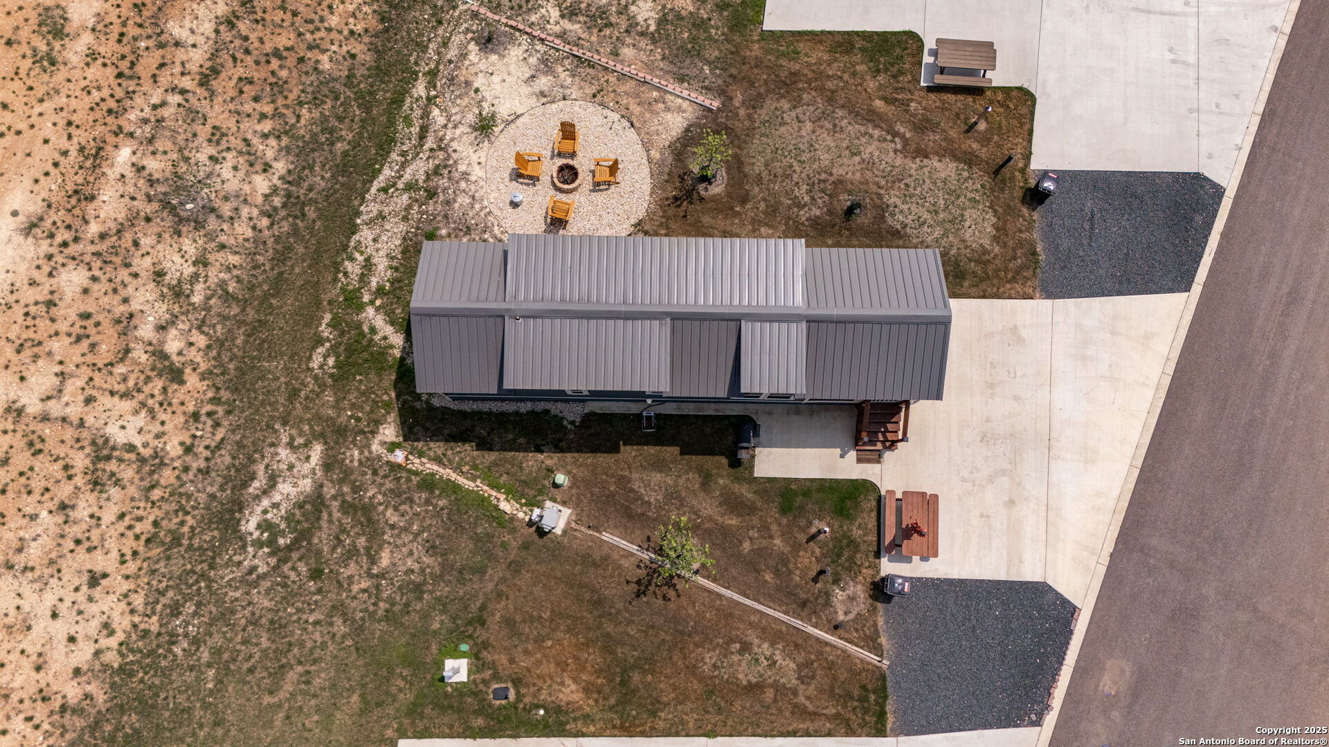 main property photo 35