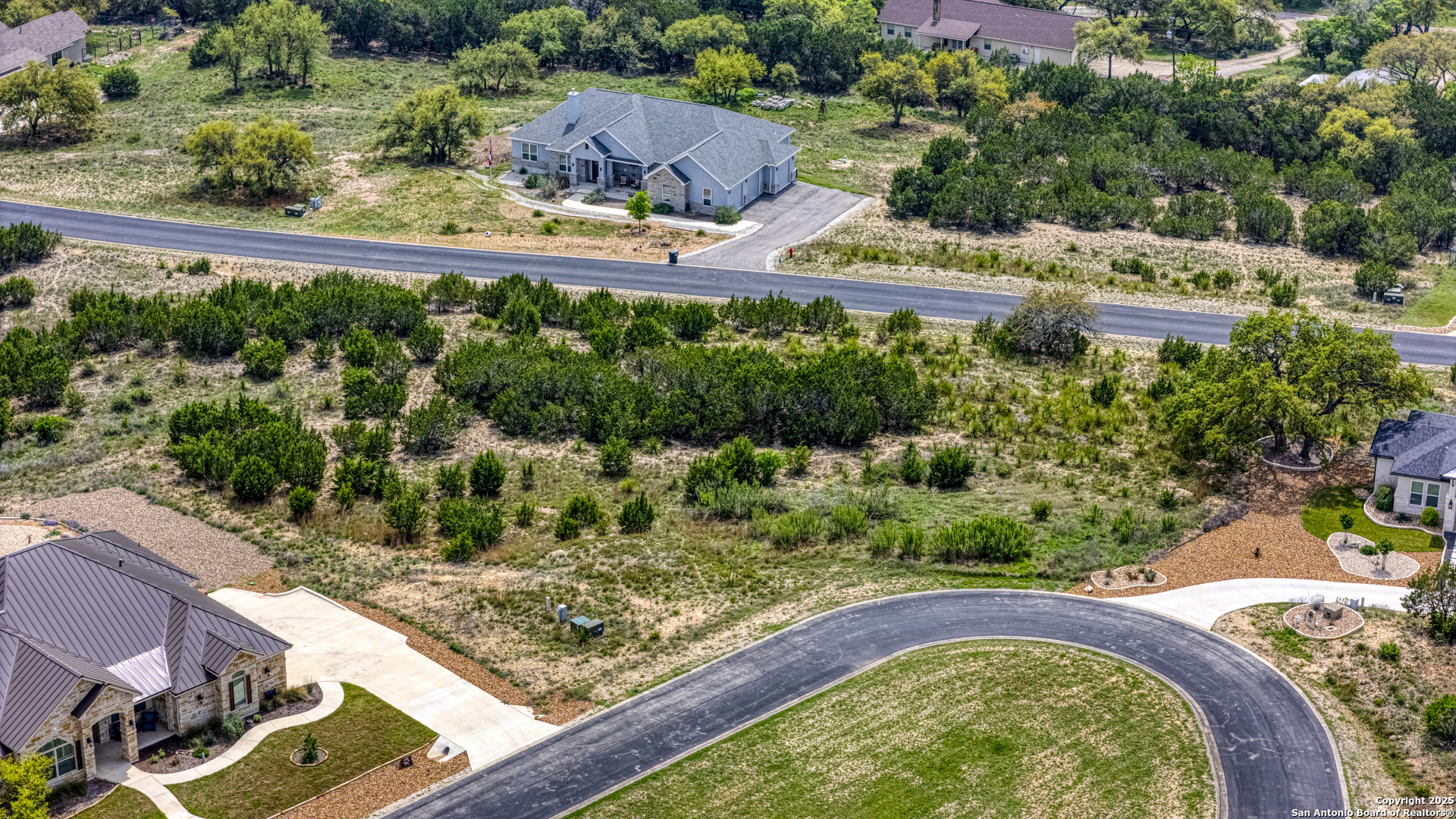 main property photo 7