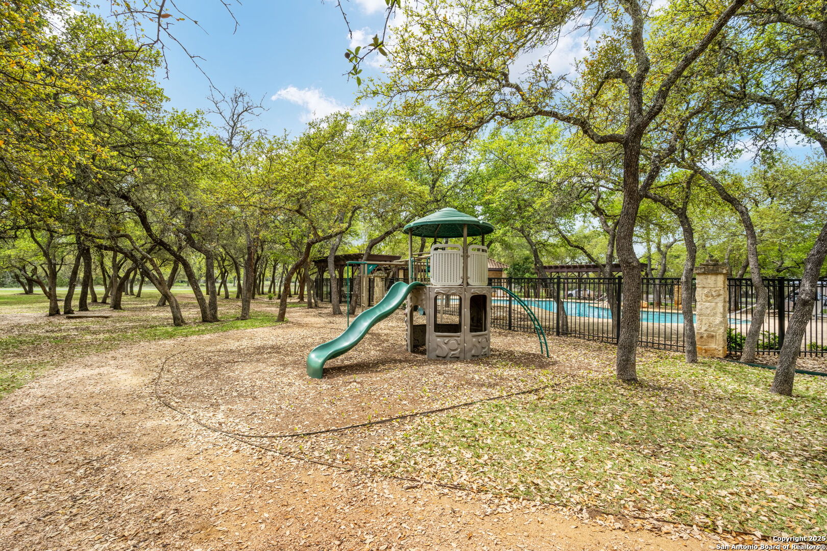 main property photo 19