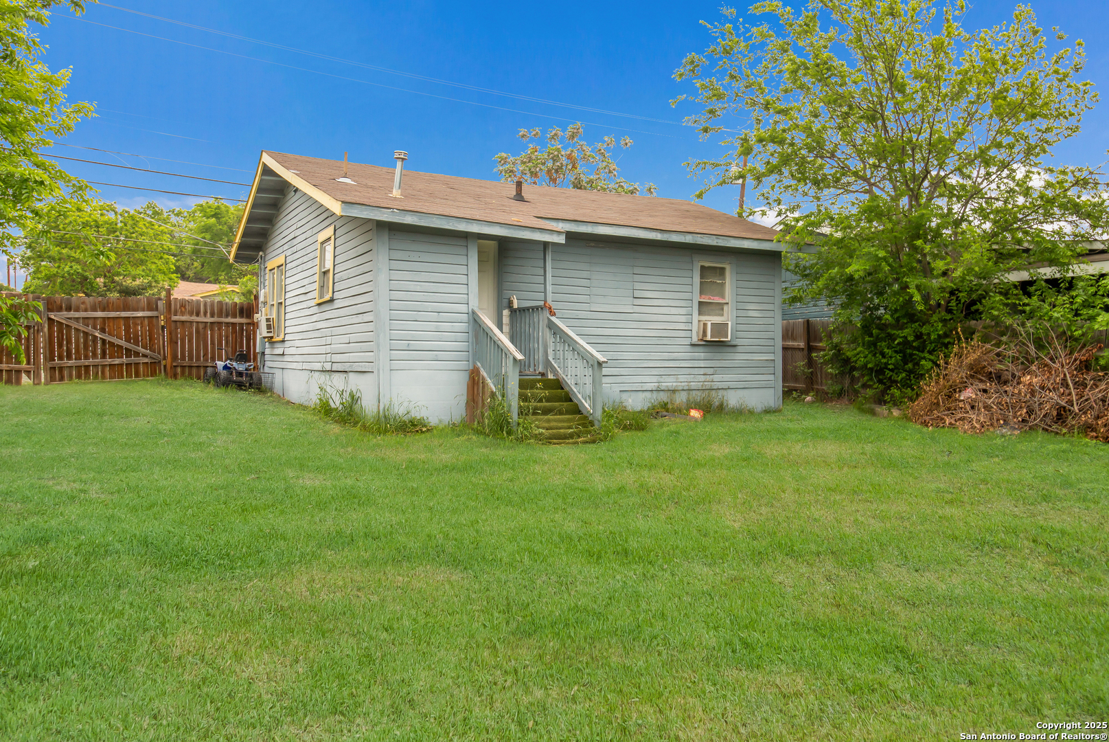 main property photo 13