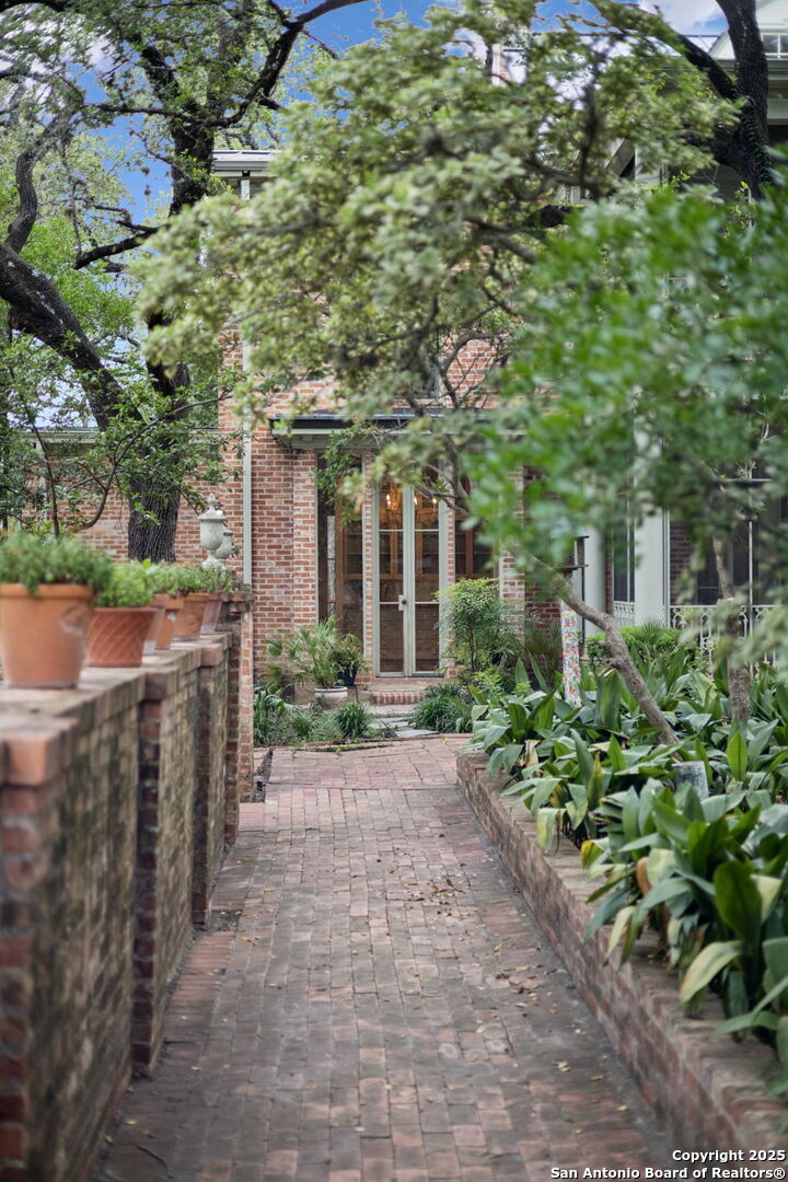 main property photo 89