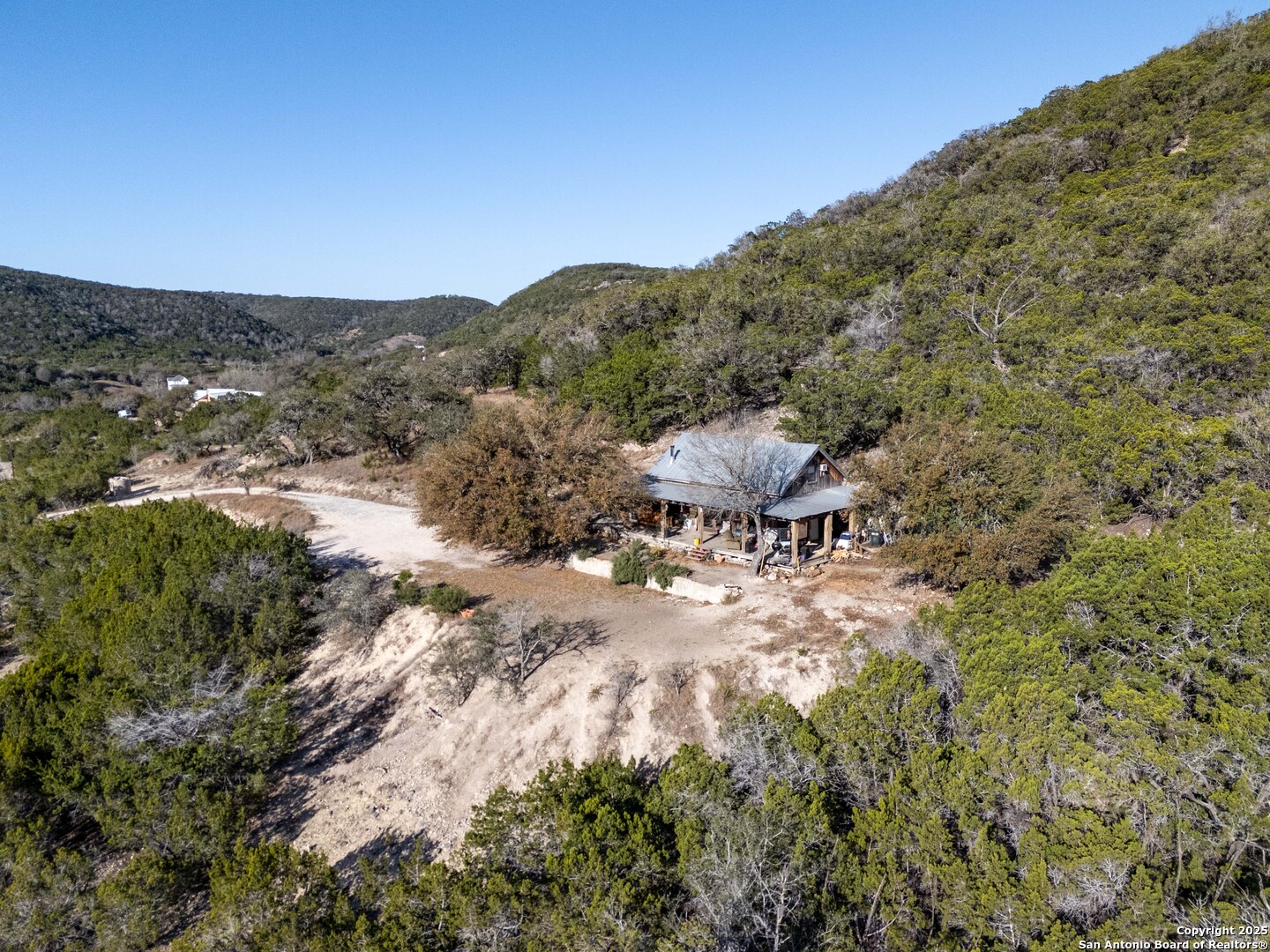 main property photo 10