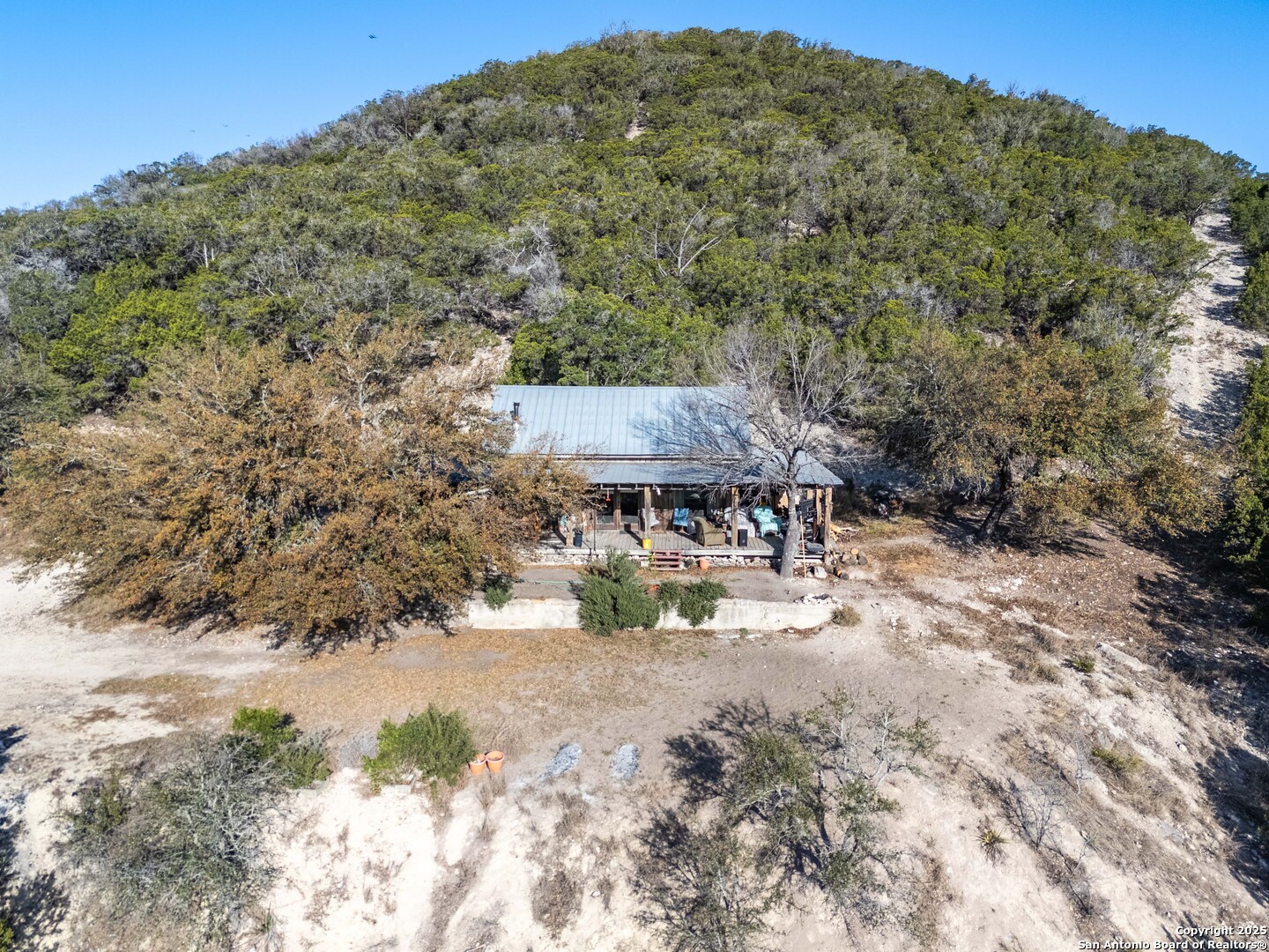 main property photo 9