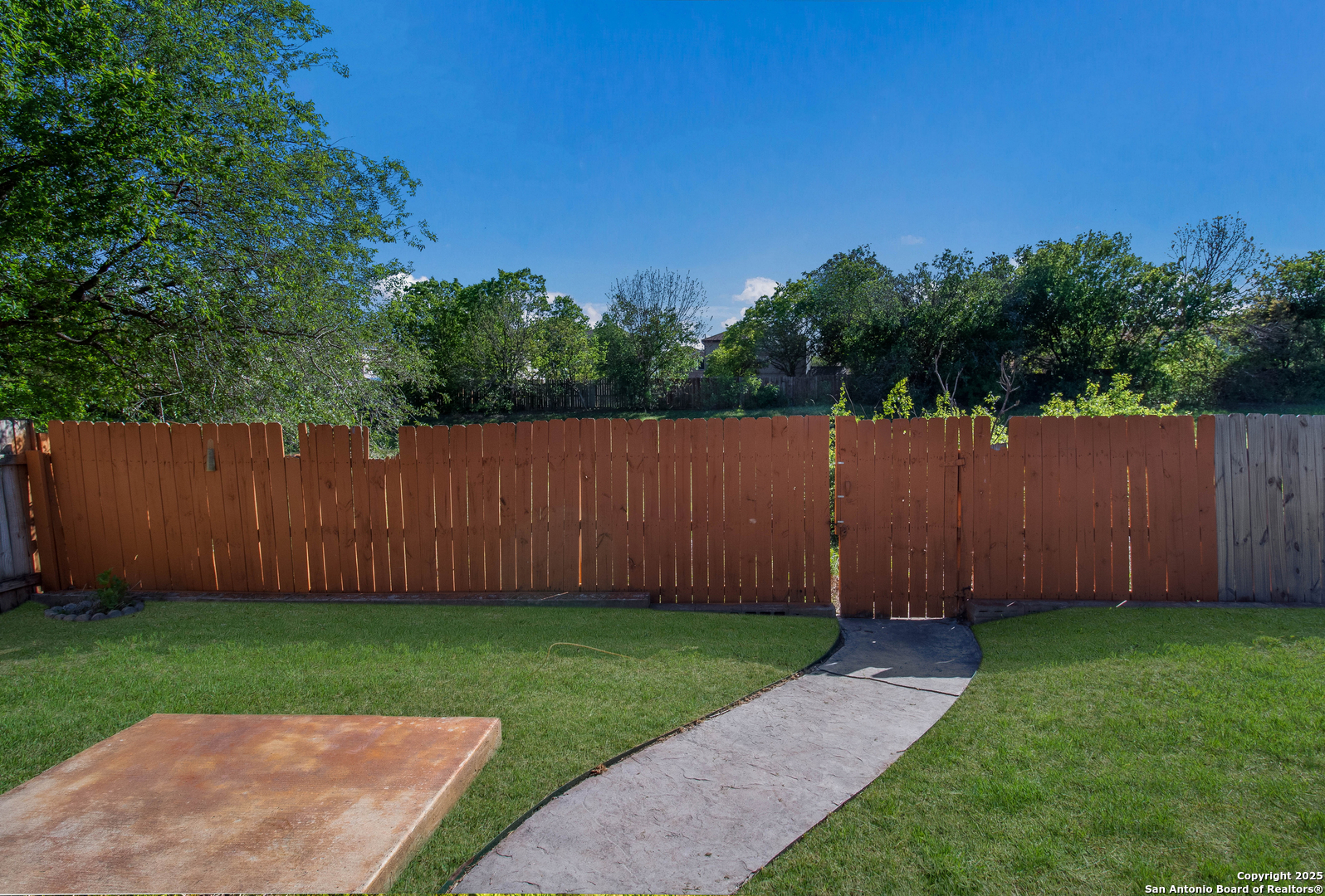 main property photo 29