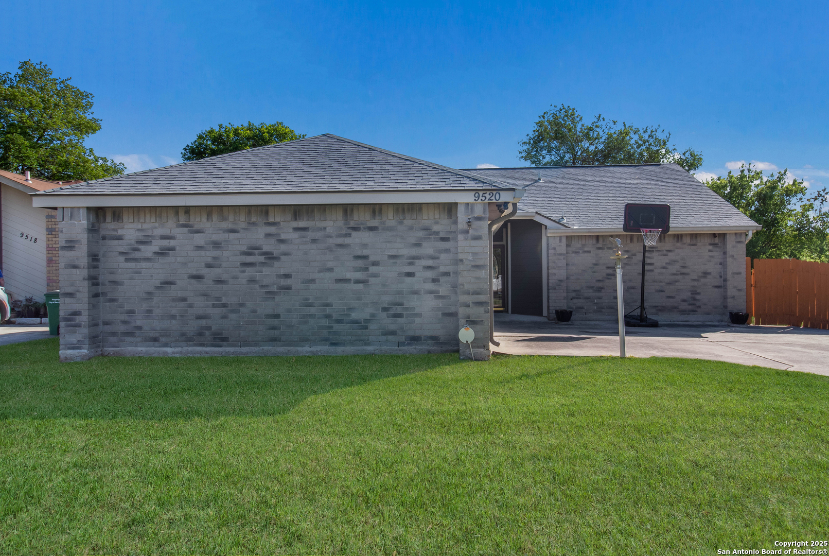 main property photo 3