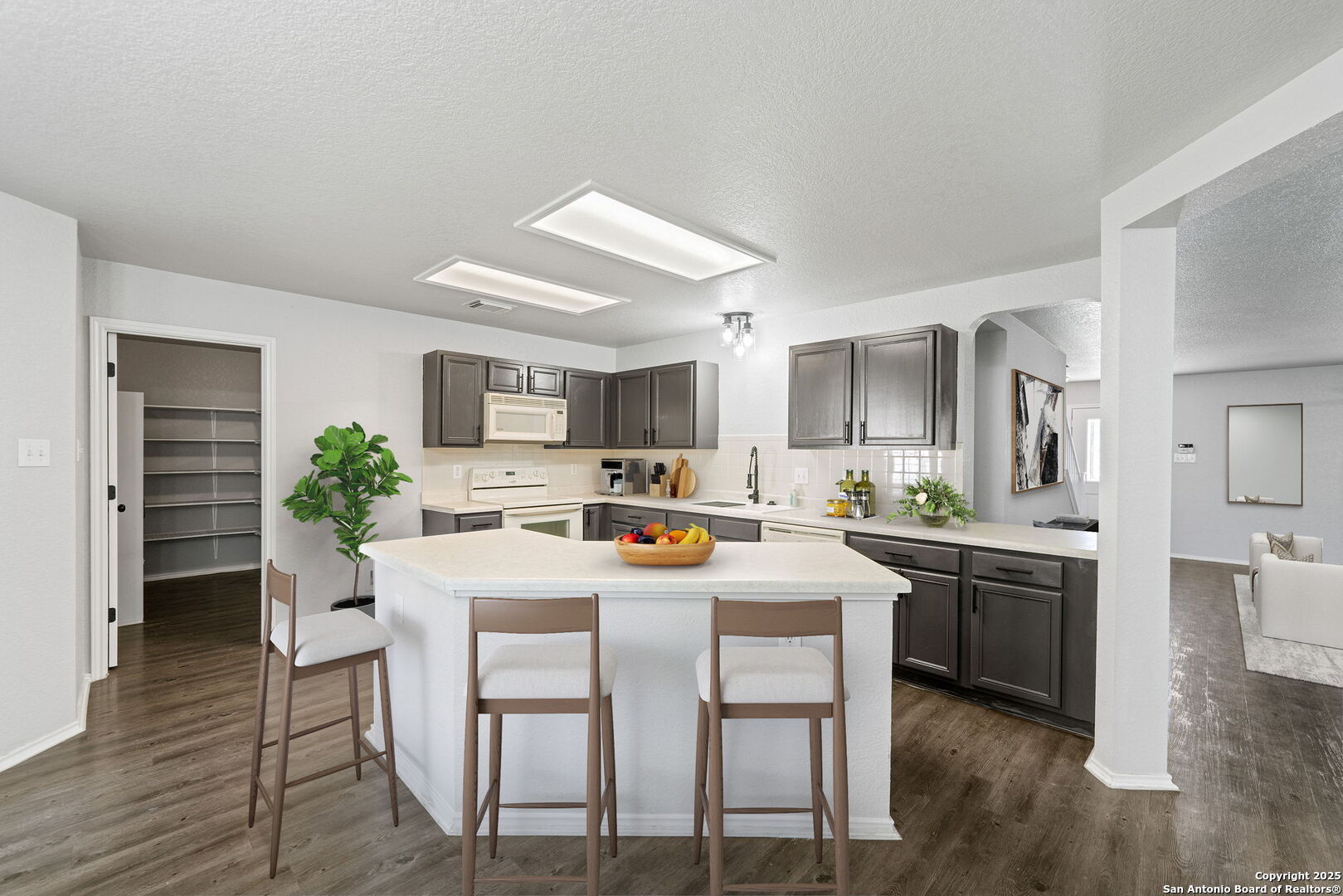property viewer photo 10
