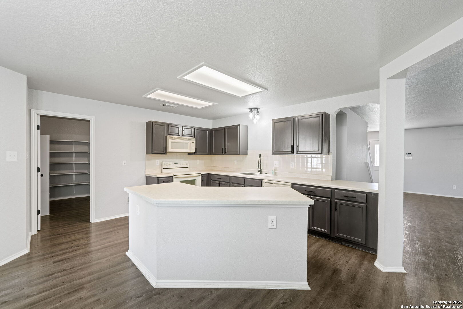 property viewer photo 11