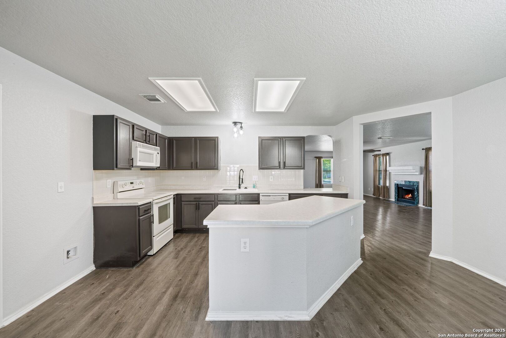 property viewer photo 12