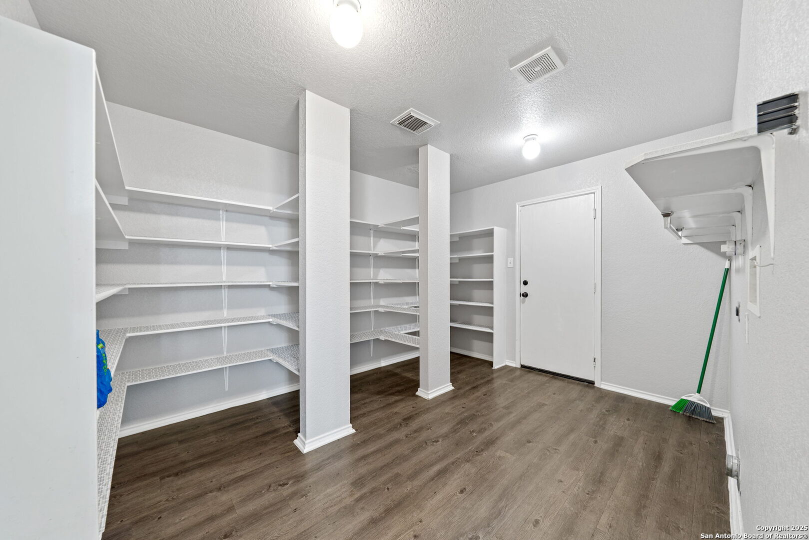 property viewer photo 14
