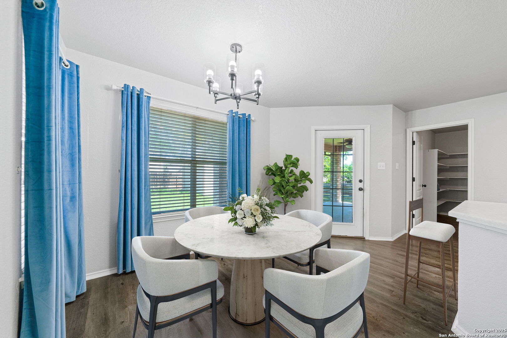property viewer photo 16