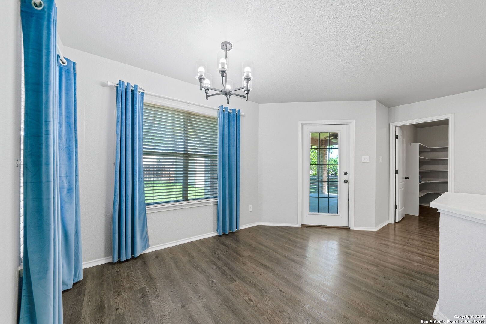 property viewer photo 17