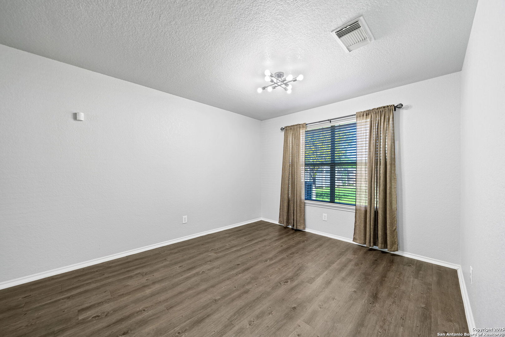 property viewer photo 20