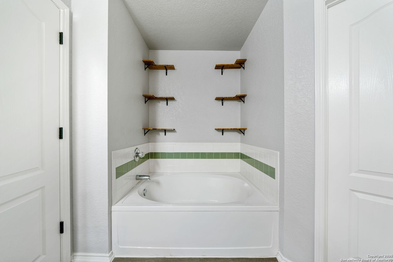 property viewer photo 27