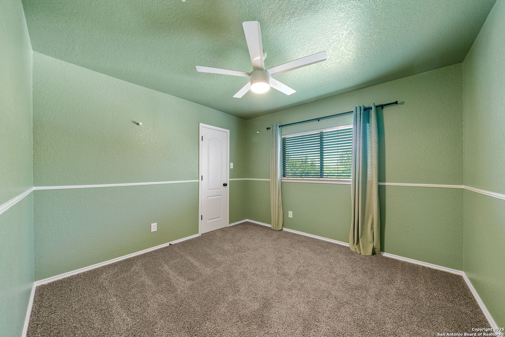 property viewer photo 28