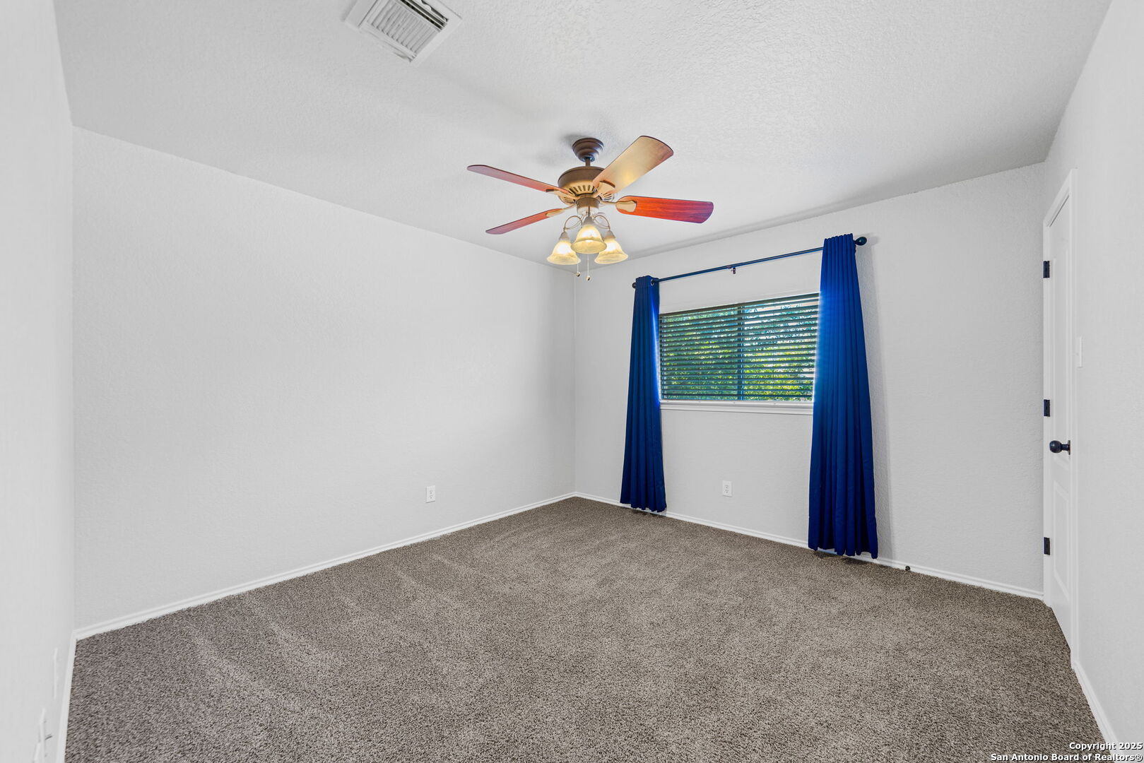 property viewer photo 30
