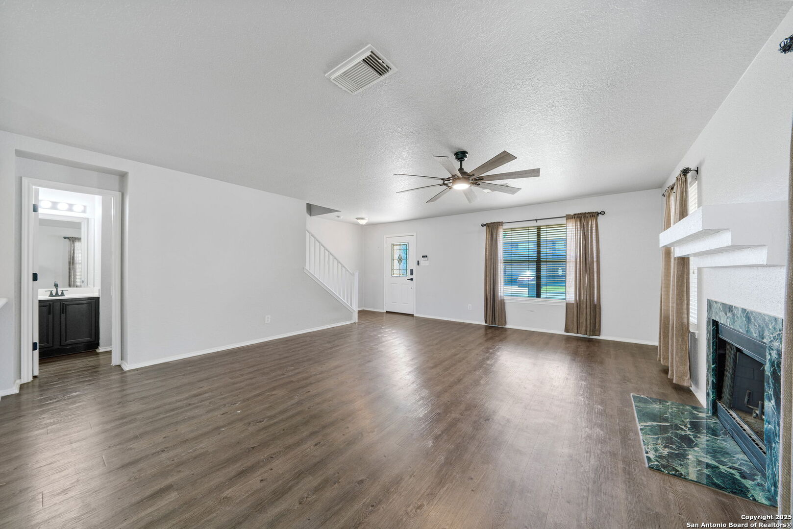 property viewer photo 8
