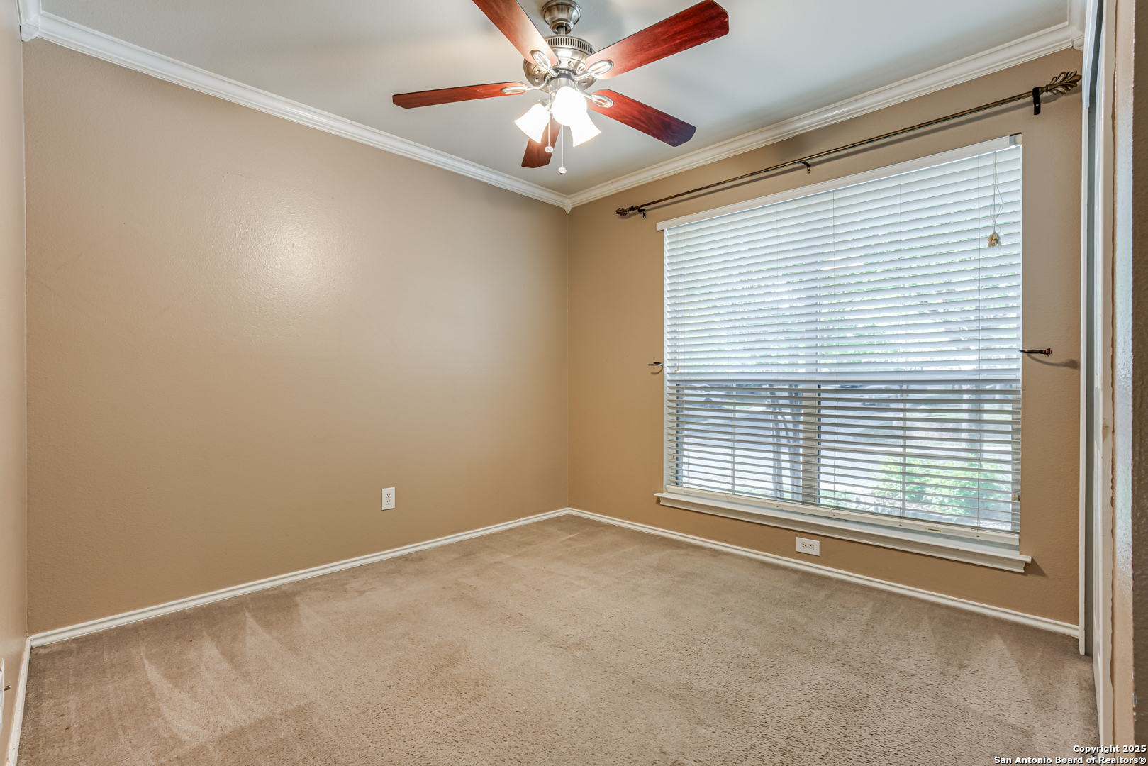 property viewer photo 13