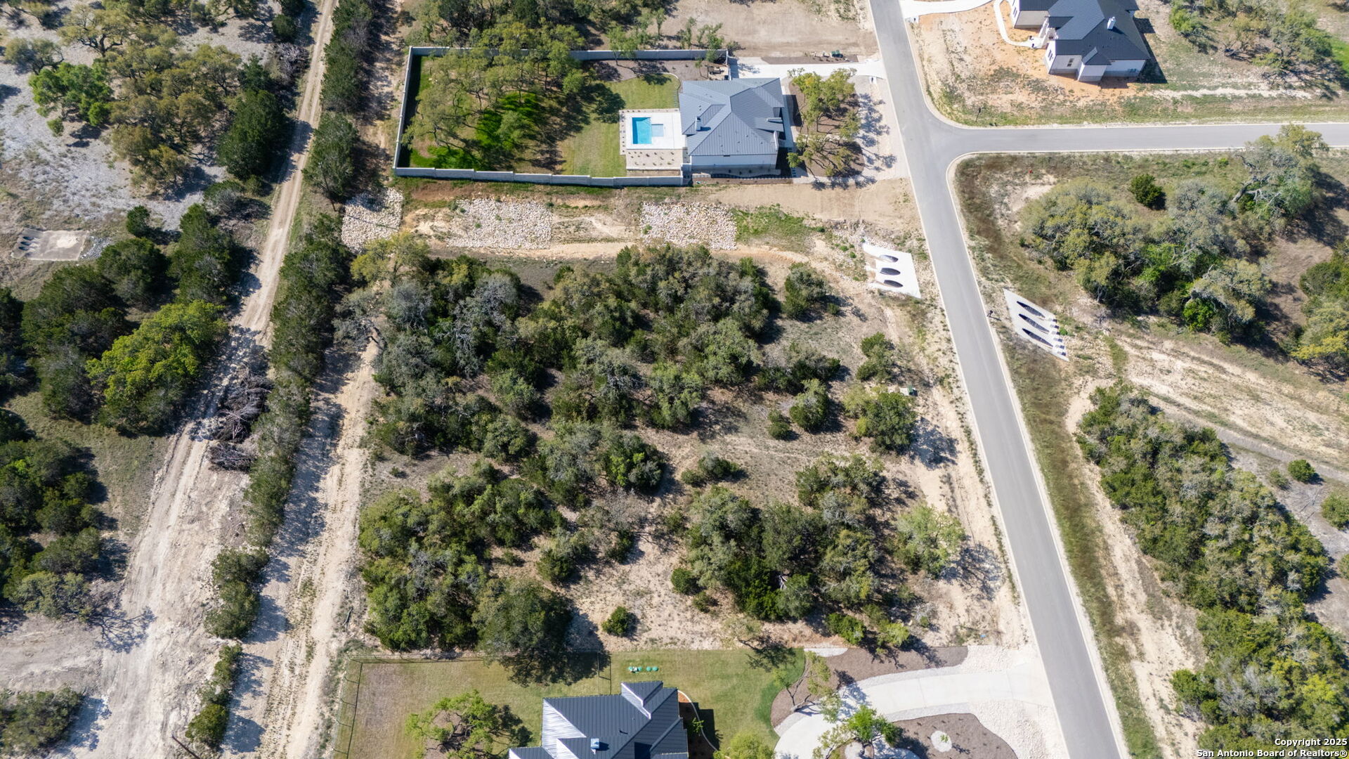 main property photo 3