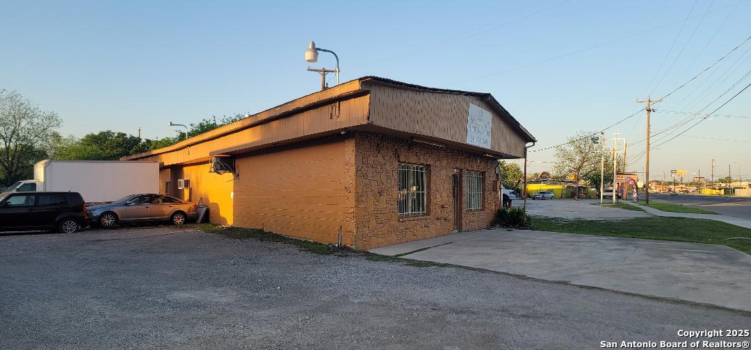 main property photo 4